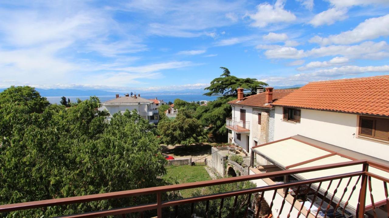 Apartments And Rooms Jelka Malinska Exterior photo